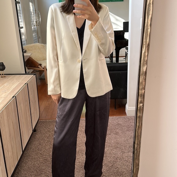 Jackets & Blazers - Pearl white Blazer satin
